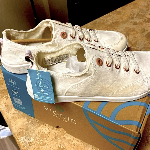 VIONIC BEACH! BRAND NEW! Size 6 - IN HER BOX - Picture 3 of 8